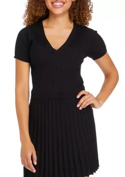 Brand new ✔️ Cabana by Crown & Ivy™ Juniors' Short Sleeve V-Neck Sweater ✨ 12 Brand new ✔️ Cabana by Crown & Ivy™ Juniors' Short Sleeve V-Neck Sweater ✨ -Champion® Sales Store Belk 1768